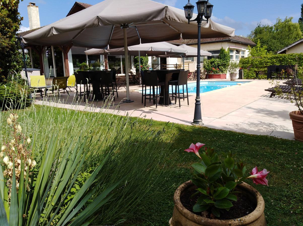 Hotel-Restaurant "La Gremelle" Ladoix-Serrigny Buitenkant foto