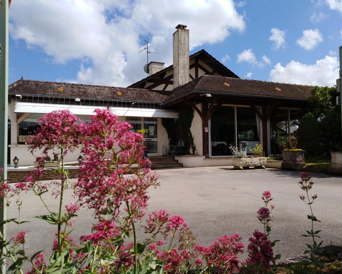 Hotel-Restaurant "La Gremelle" Ladoix-Serrigny Buitenkant foto