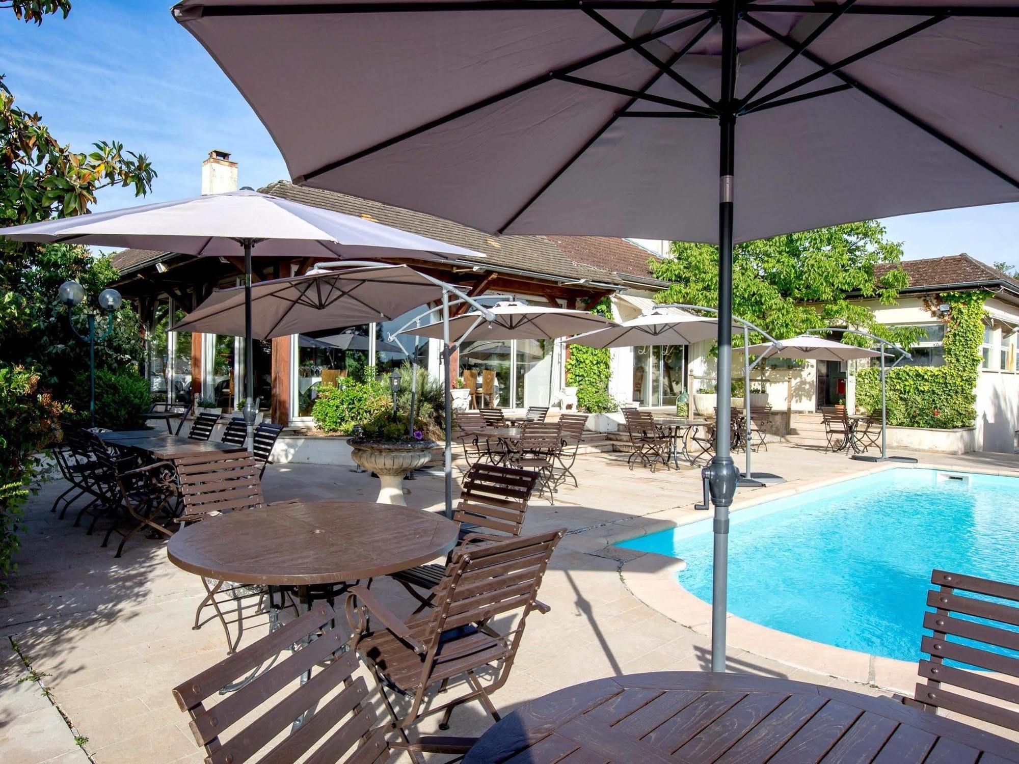 Hotel-Restaurant "La Gremelle" Ladoix-Serrigny Buitenkant foto