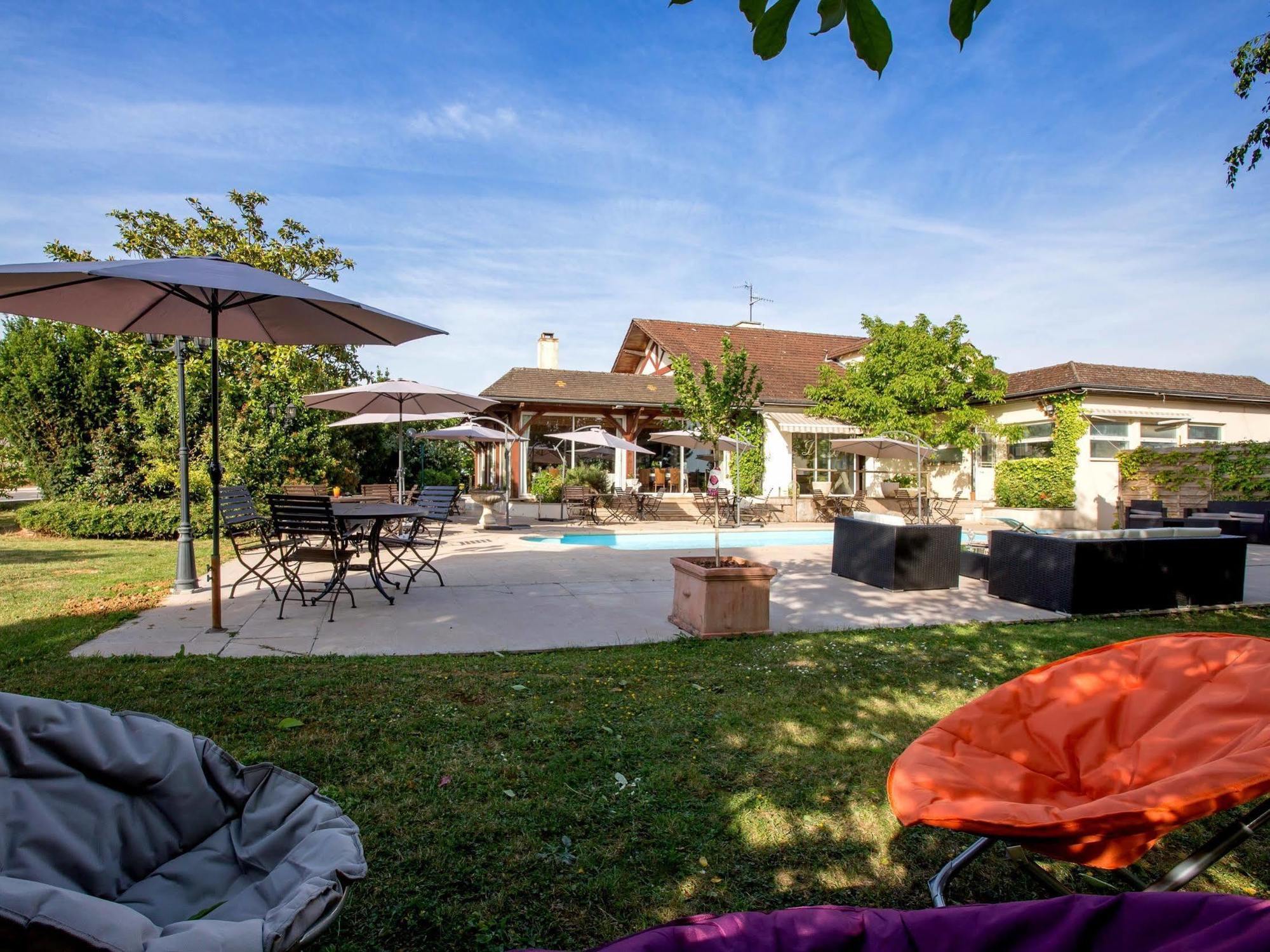 Hotel-Restaurant "La Gremelle" Ladoix-Serrigny Buitenkant foto