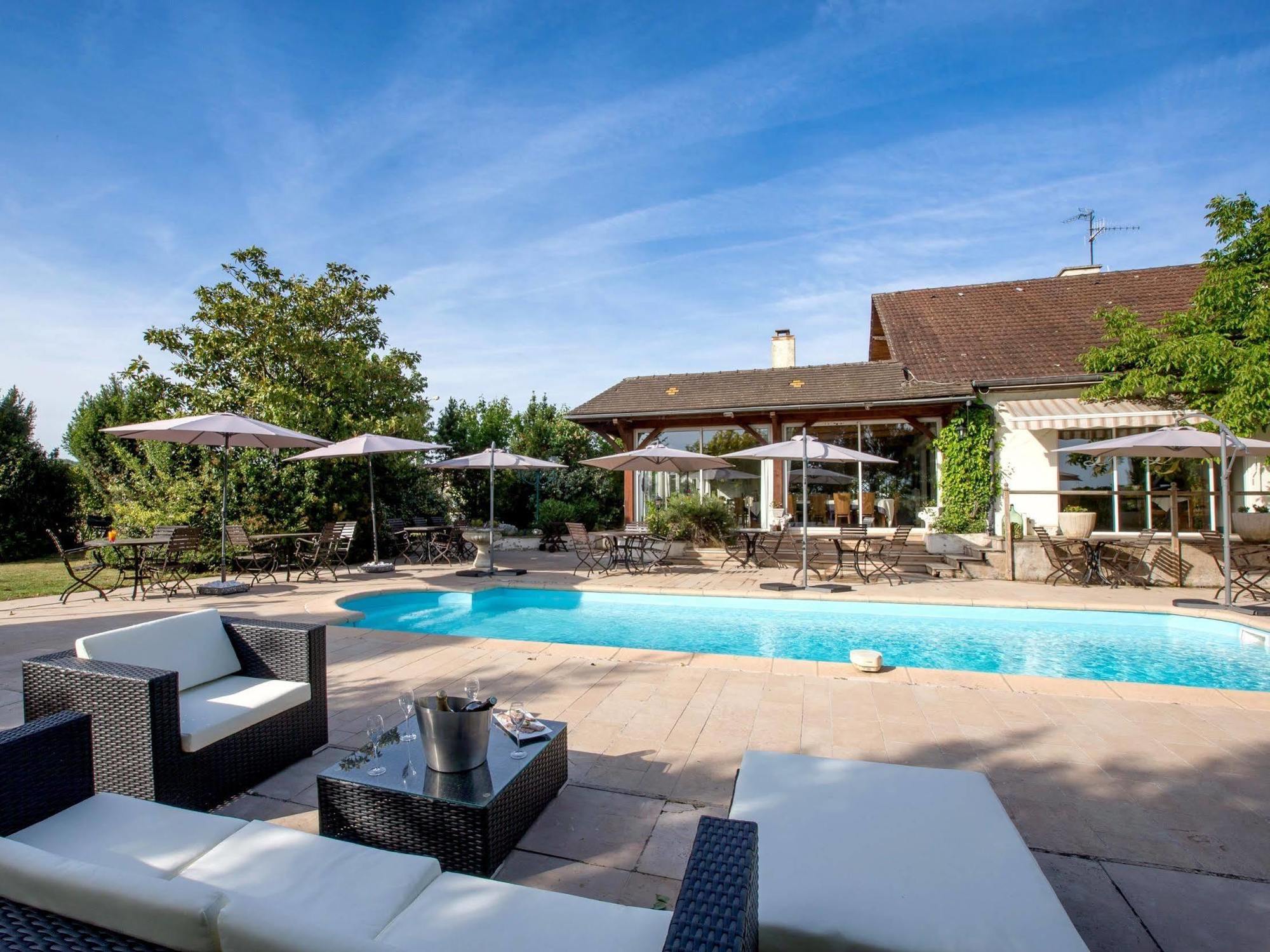 Hotel-Restaurant "La Gremelle" Ladoix-Serrigny Buitenkant foto